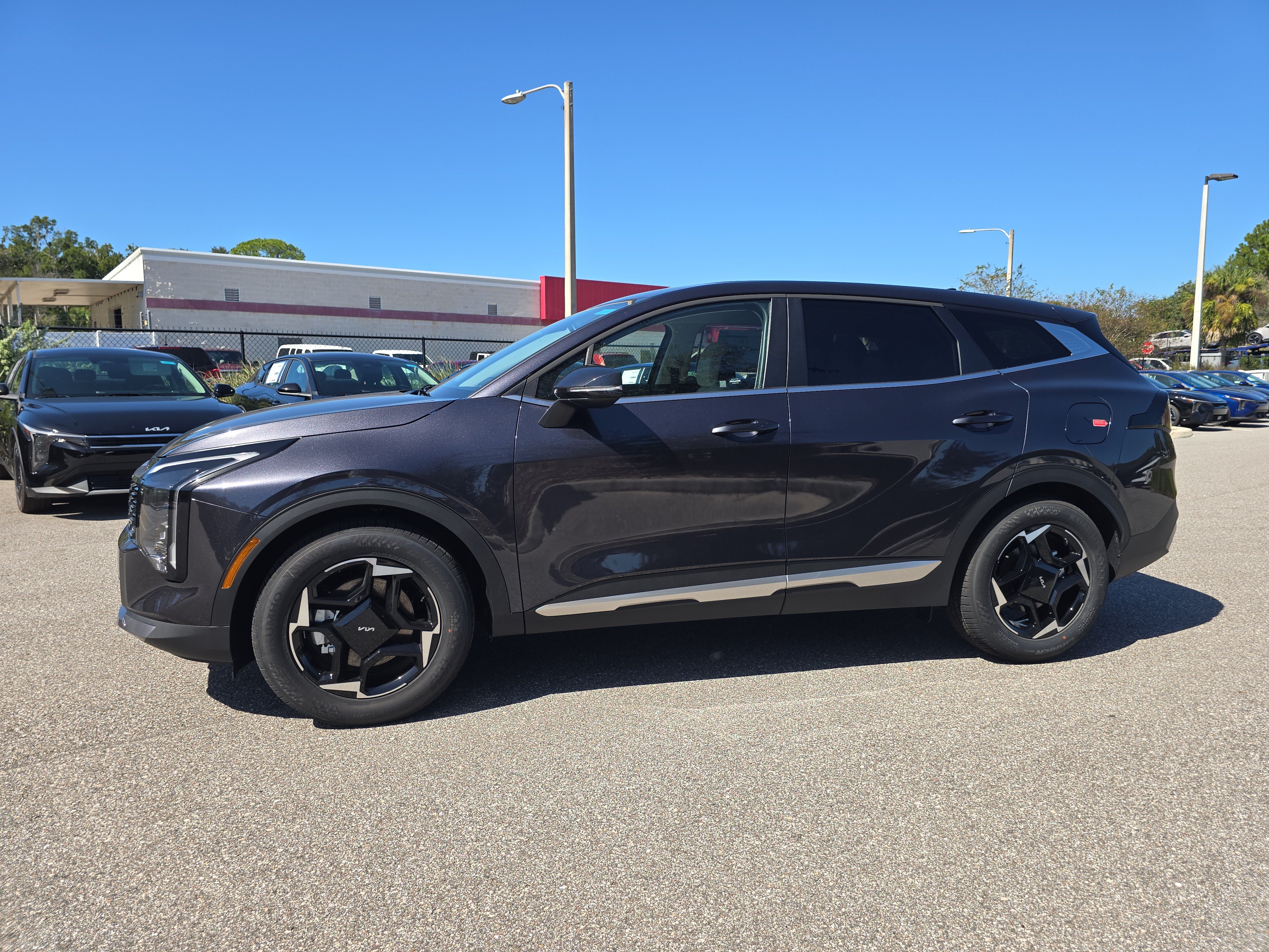 New 2027 Kia Sportage EX FWD image 5