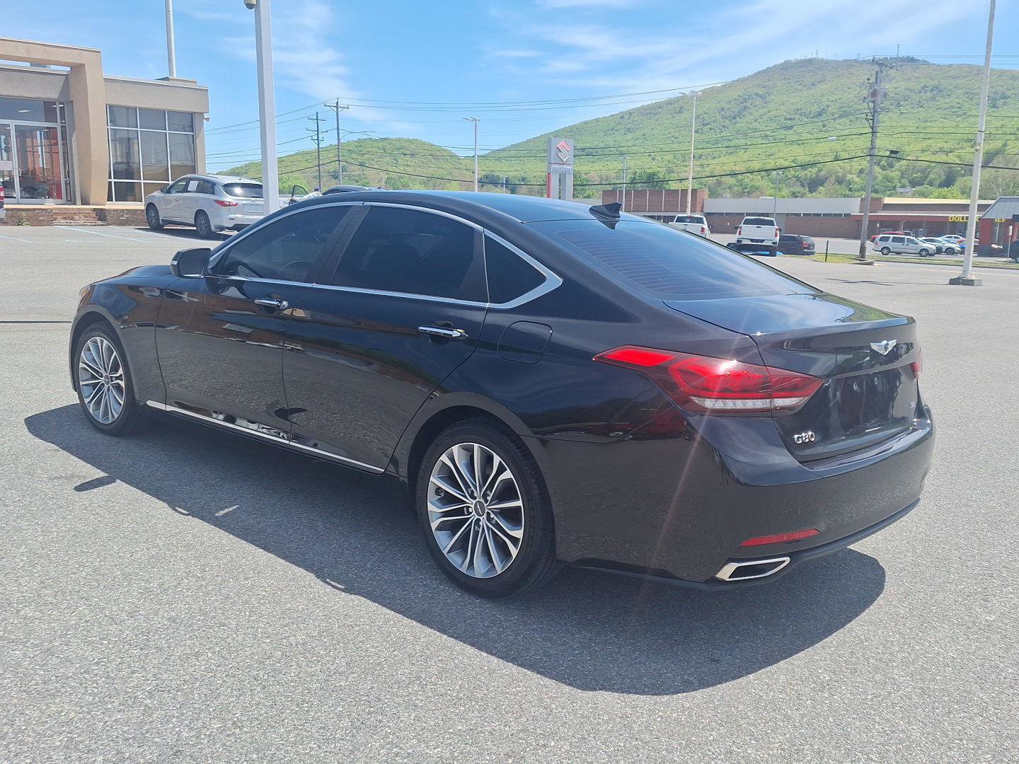 Used 2017 Genesis G80 3.8 RWD image 5