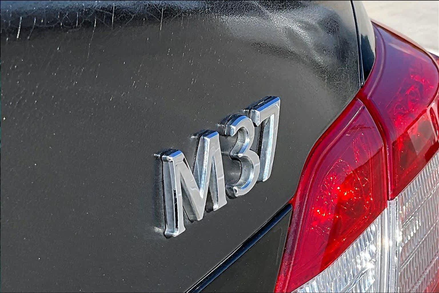 Used 2012 INFINITI M37 w/ Deluxe Touring Pkg RWD image 27