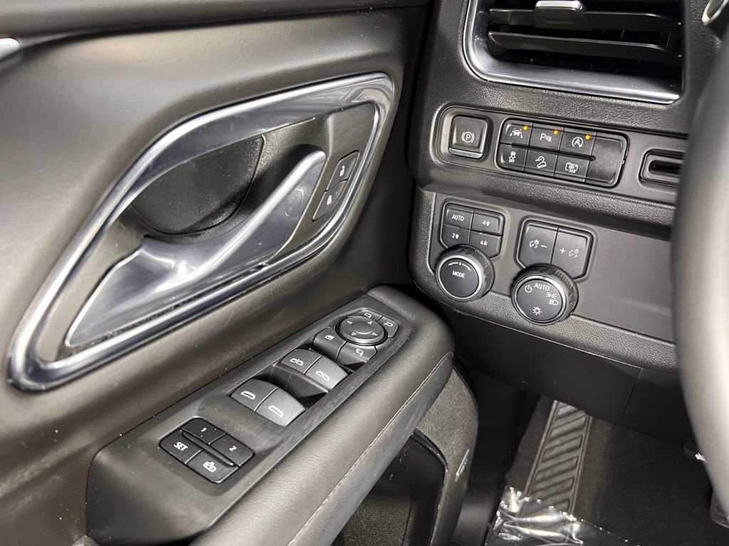 Used 2023 Chevrolet Tahoe Z71 w/ Luxury Package image 21