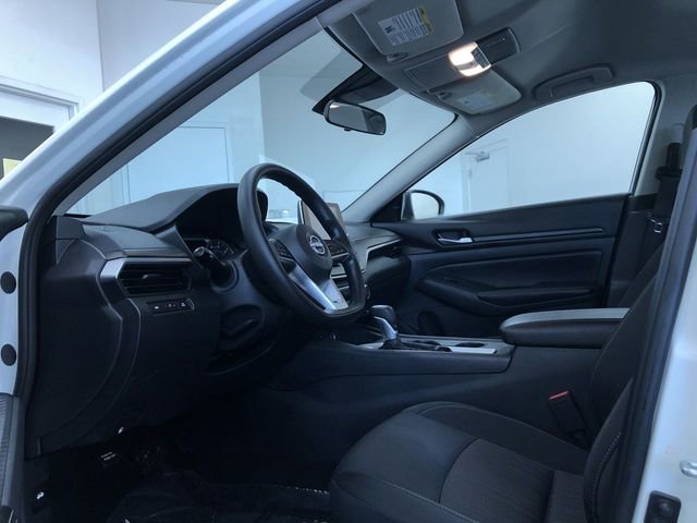 Used 2025 Nissan Altima 2.5 SV image 11
