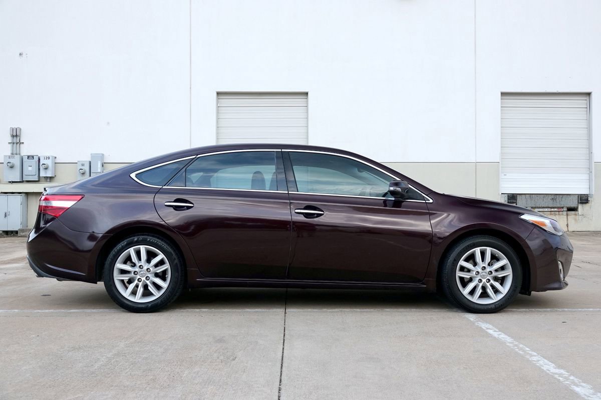 Used 2015 Toyota Avalon XLE Premium FWD image 13