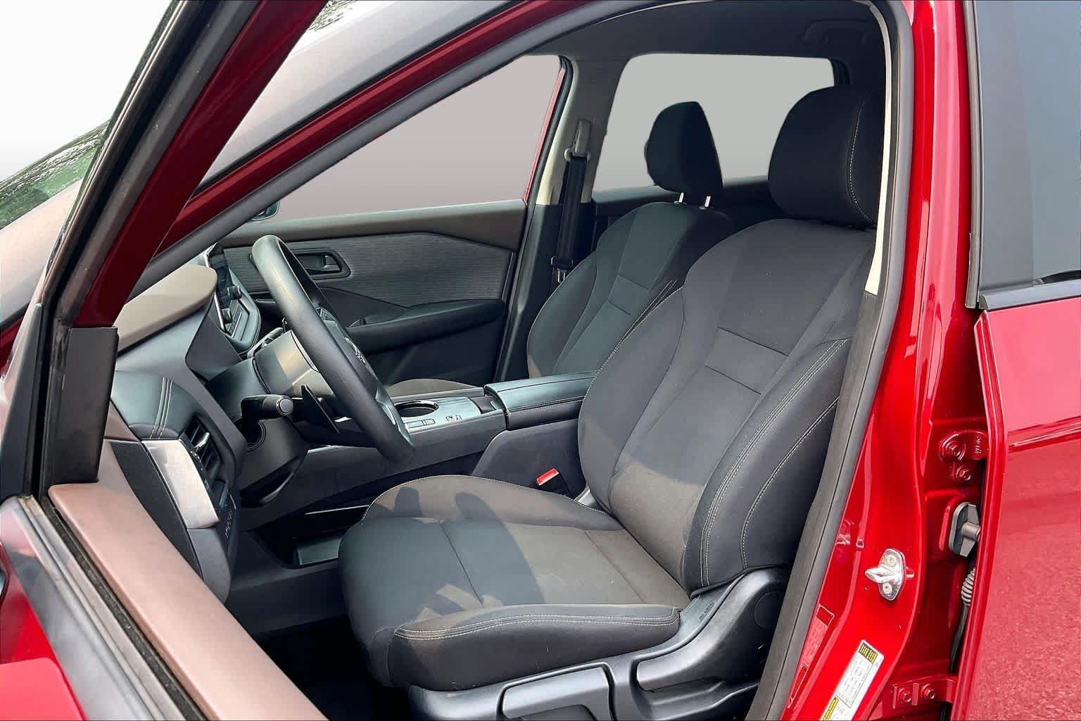 Used 2023 Nissan Rogue S FWD image 7