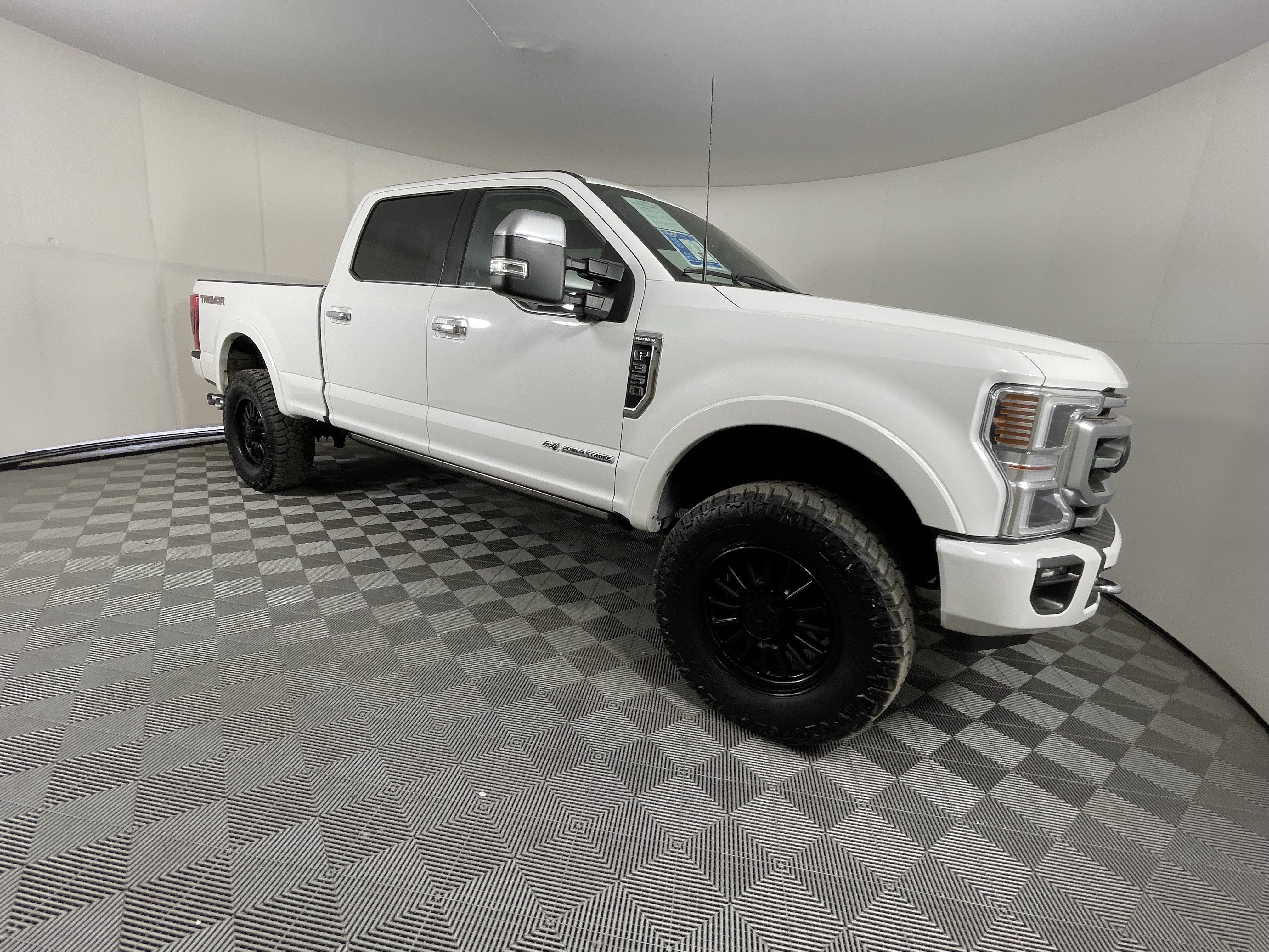 Used 2022 Ford F350 Platinum w/ Tremor Off-Road Package AWD/4WD image 7