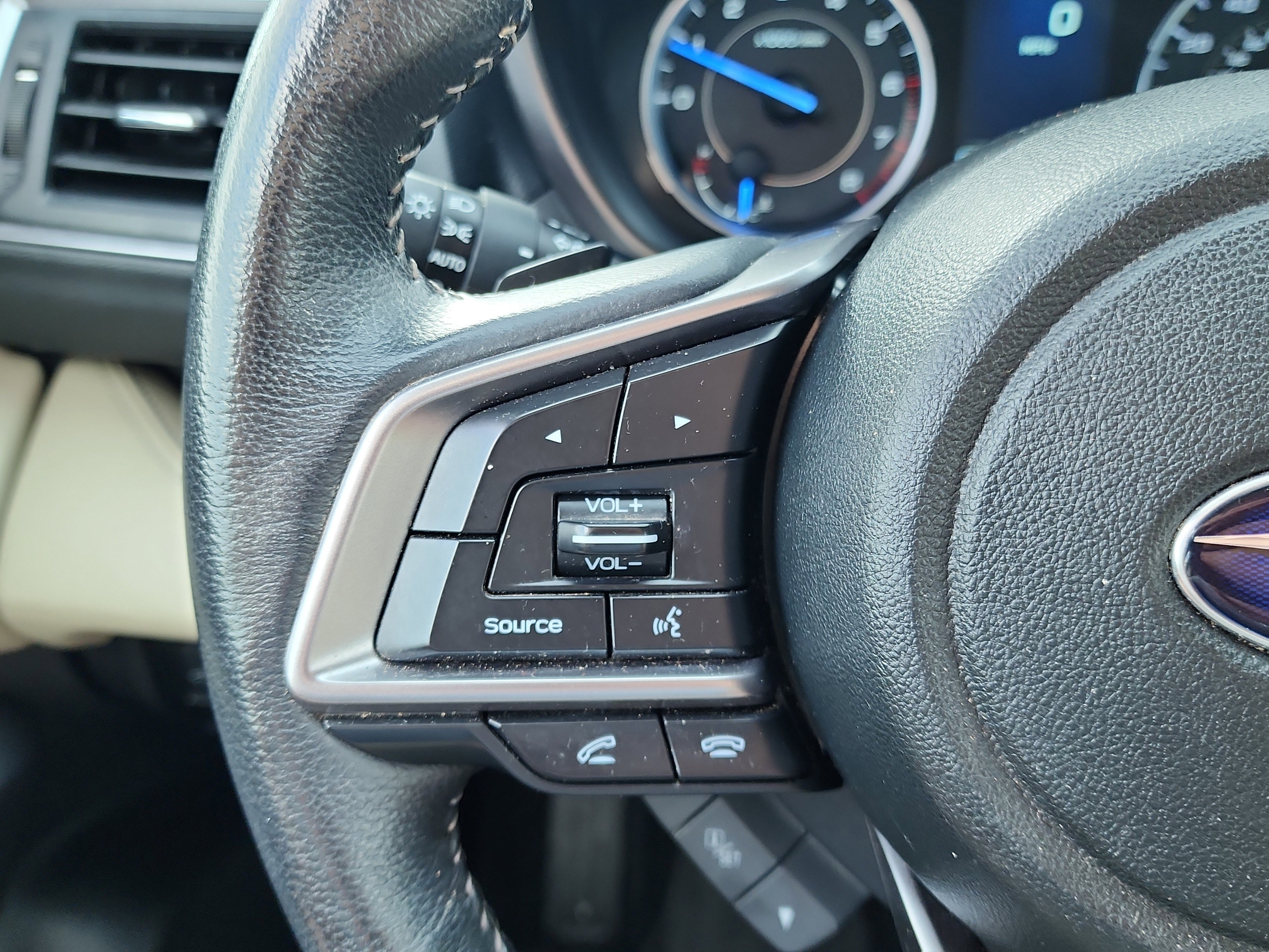 Used 2022 Subaru Ascent Limited w/ Technology Package image 21