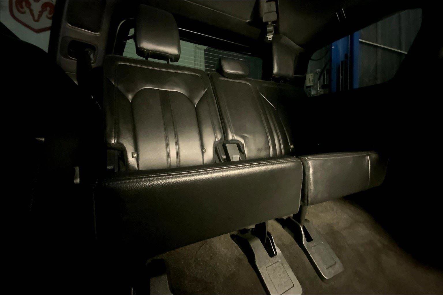 Used 2020 Ford Expedition Limited image 28