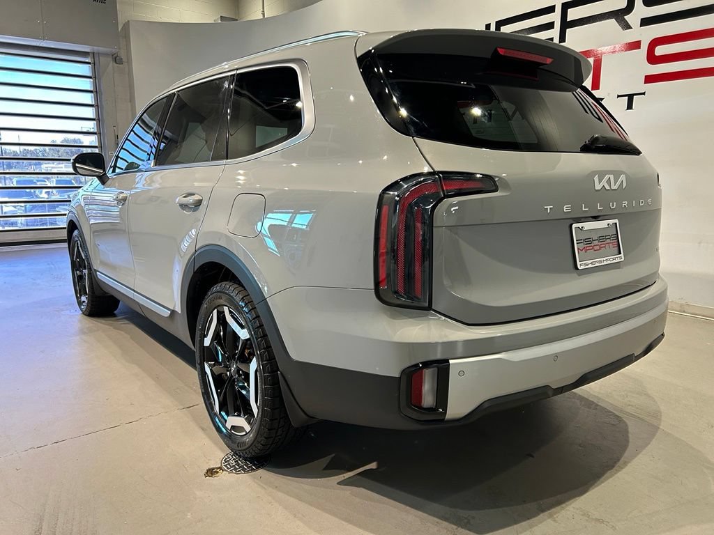 Used 2023 Kia Telluride EX X-Line AWD/4WD image 5