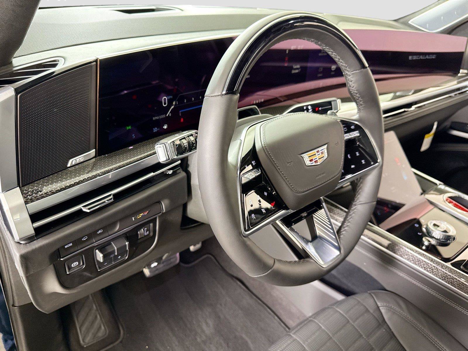 Used 2025 Cadillac Escalade ESV V w/ LPO, ONYX Package AWD/4WD image 14