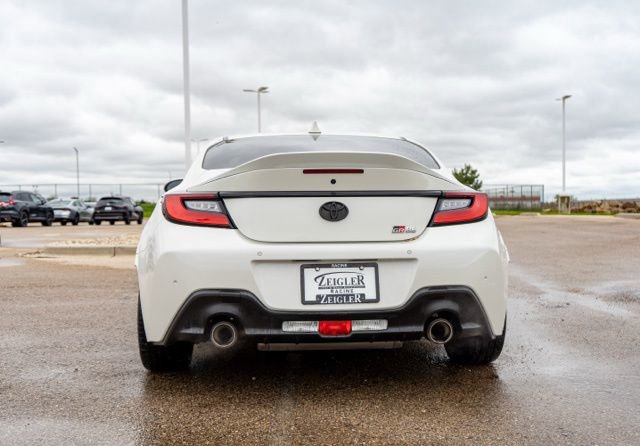 Used 2024 Toyota GR86 Premium RWD image 5
