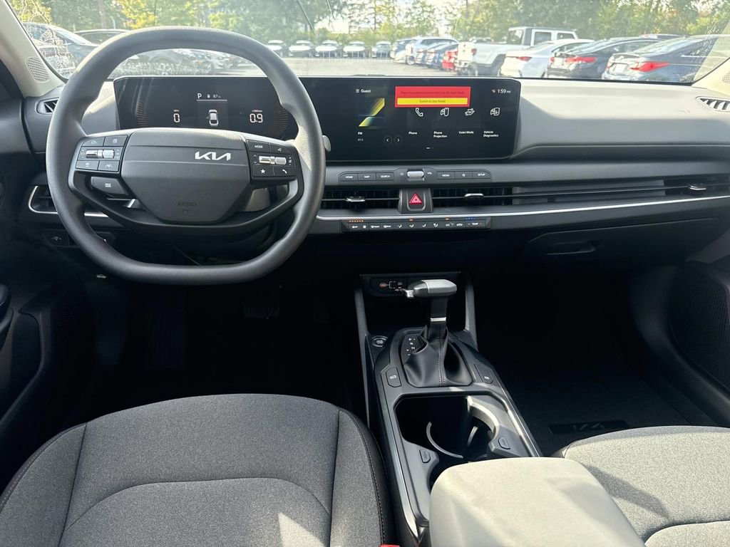 New 2025 Kia K4 LXS image 5