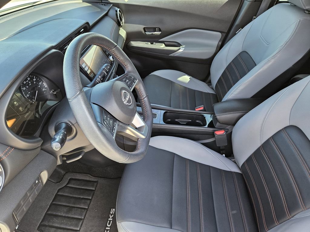 Used 2023 Nissan Kicks SR w/ SR Premium Package FWD image 10