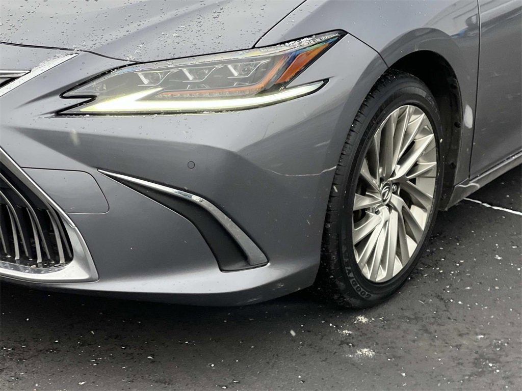 Used 2019 Lexus ES 300h w/ Luxury Package image 8
