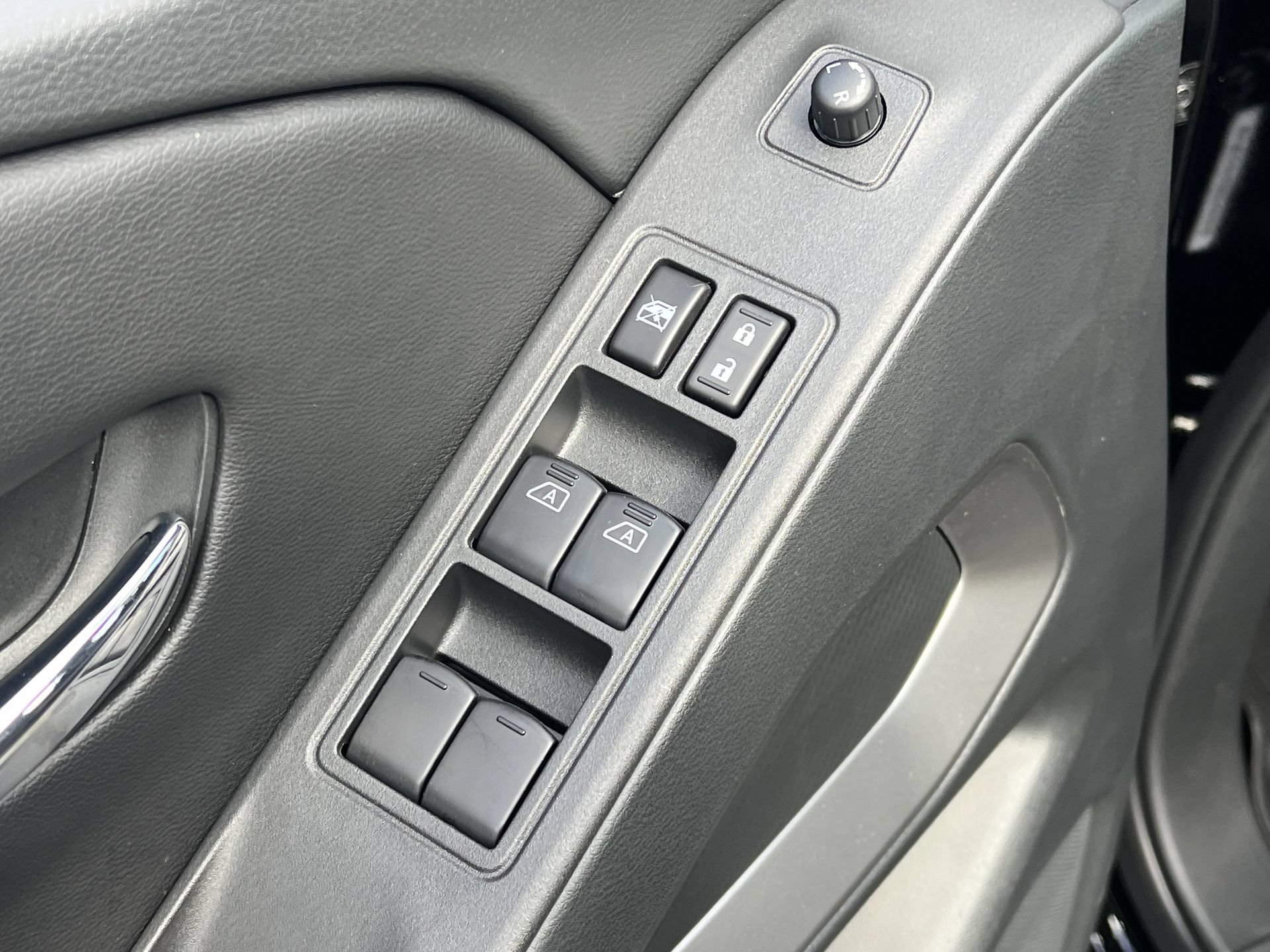 New 2026 Nissan Frontier SV w/ SV Convenience Package RWD image 15