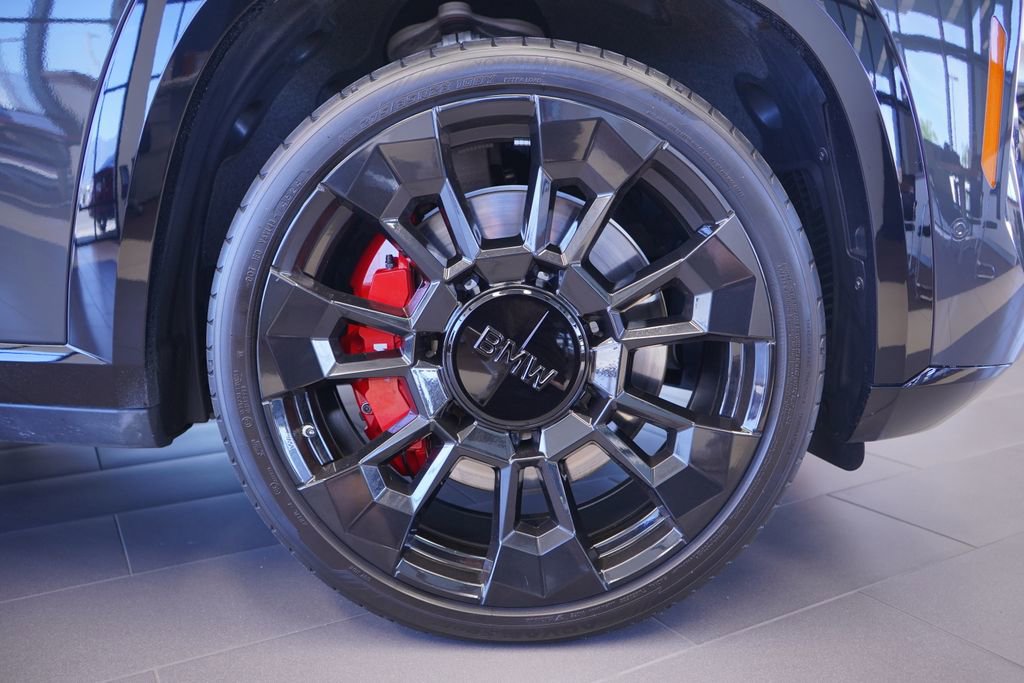 Used 2025 BMW XM AWD/4WD image 2