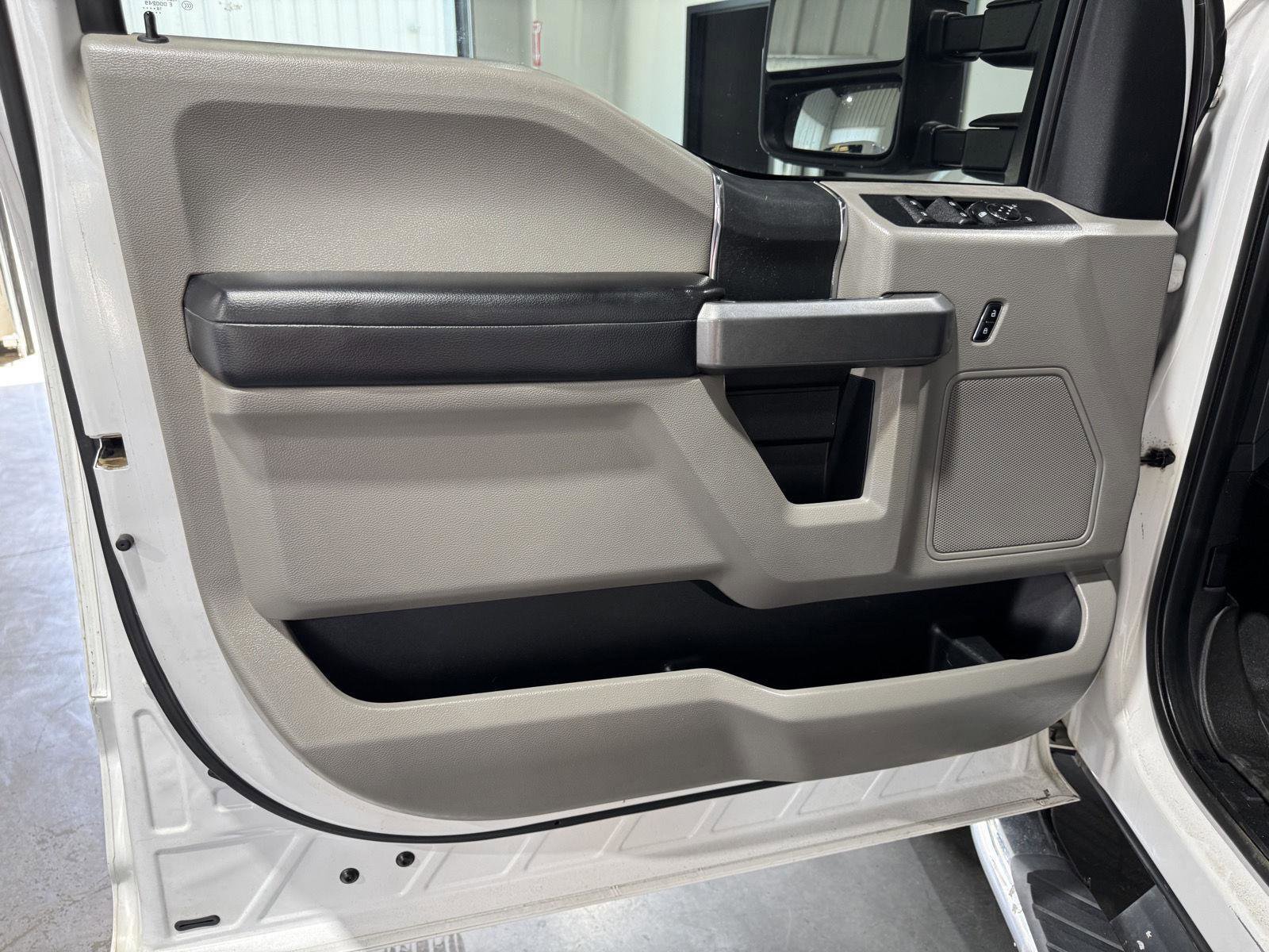 Used 2017 Ford F250 XLT AWD/4WD image 17