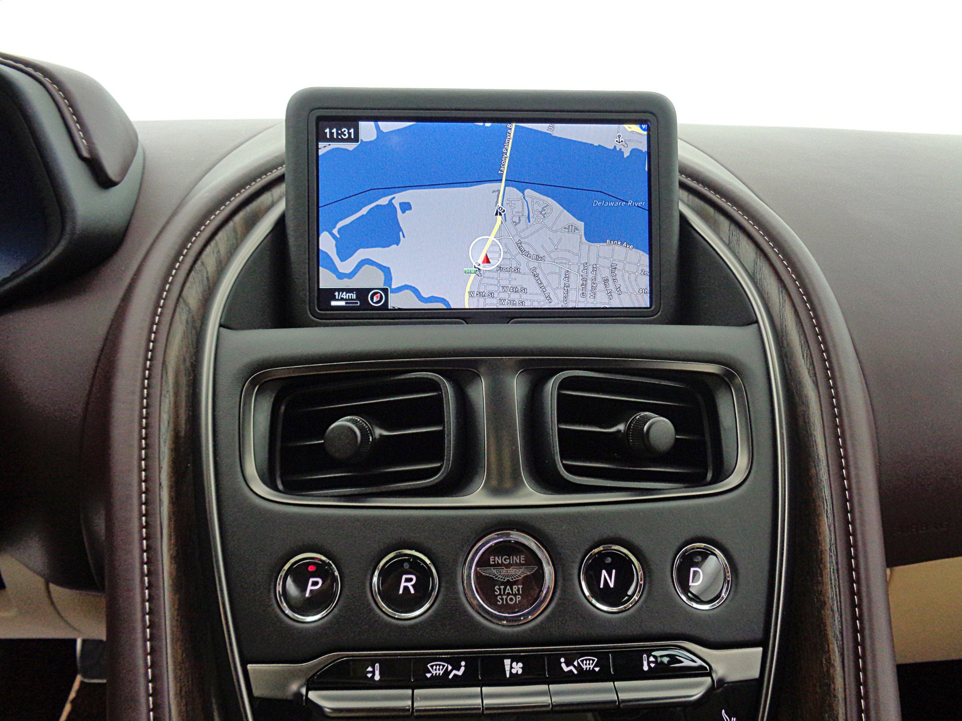 Used 2018 Aston Martin DB11 V12 image 32