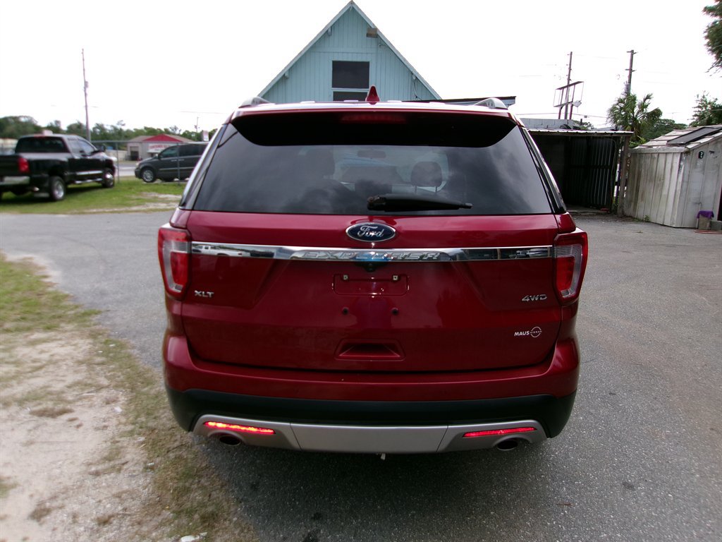 Used 2017 Ford Explorer XLT AWD/4WD image 8