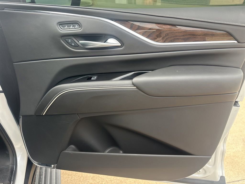 Used 2024 Cadillac Escalade Premium Luxury Platinum image 49