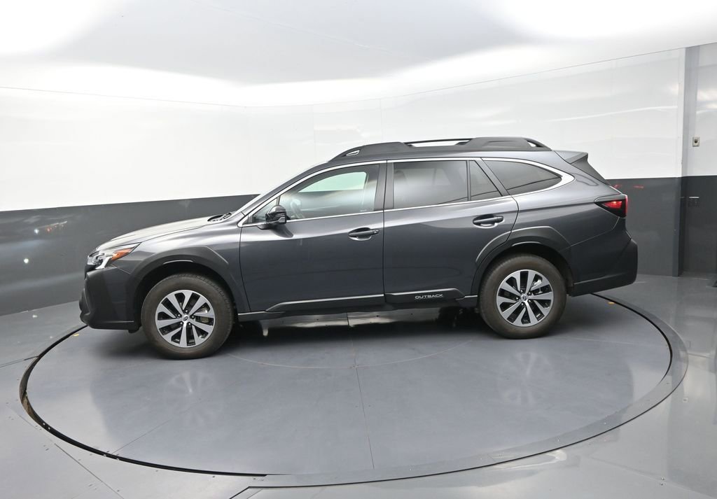 Used 2024 Subaru Outback Premium AWD/4WD image 6