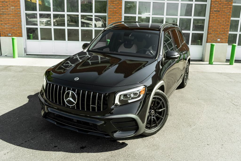 Used 2022 Mercedes-Benz GLB 35 AMG 4MATIC image 2