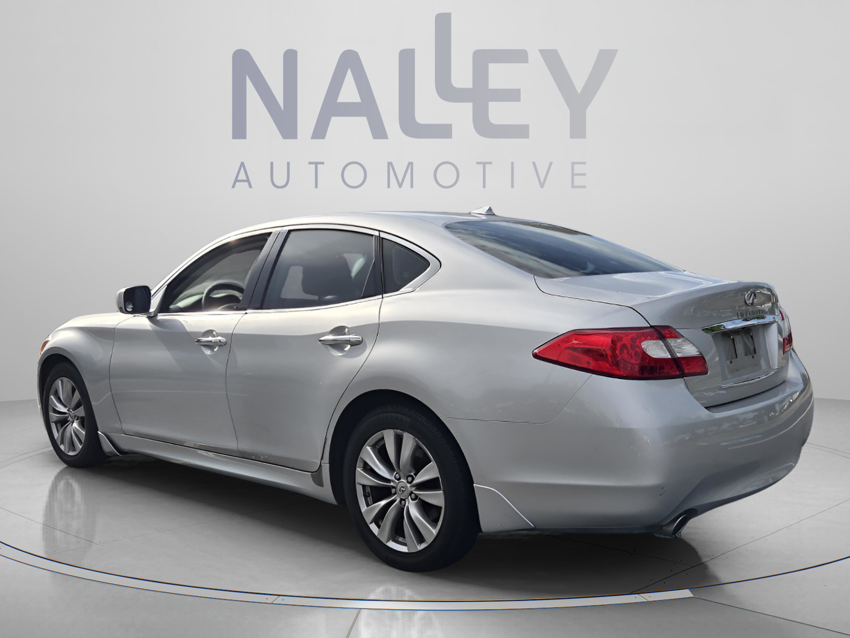 Used 2012 INFINITI M37 w/ Premium Pkg RWD image 3