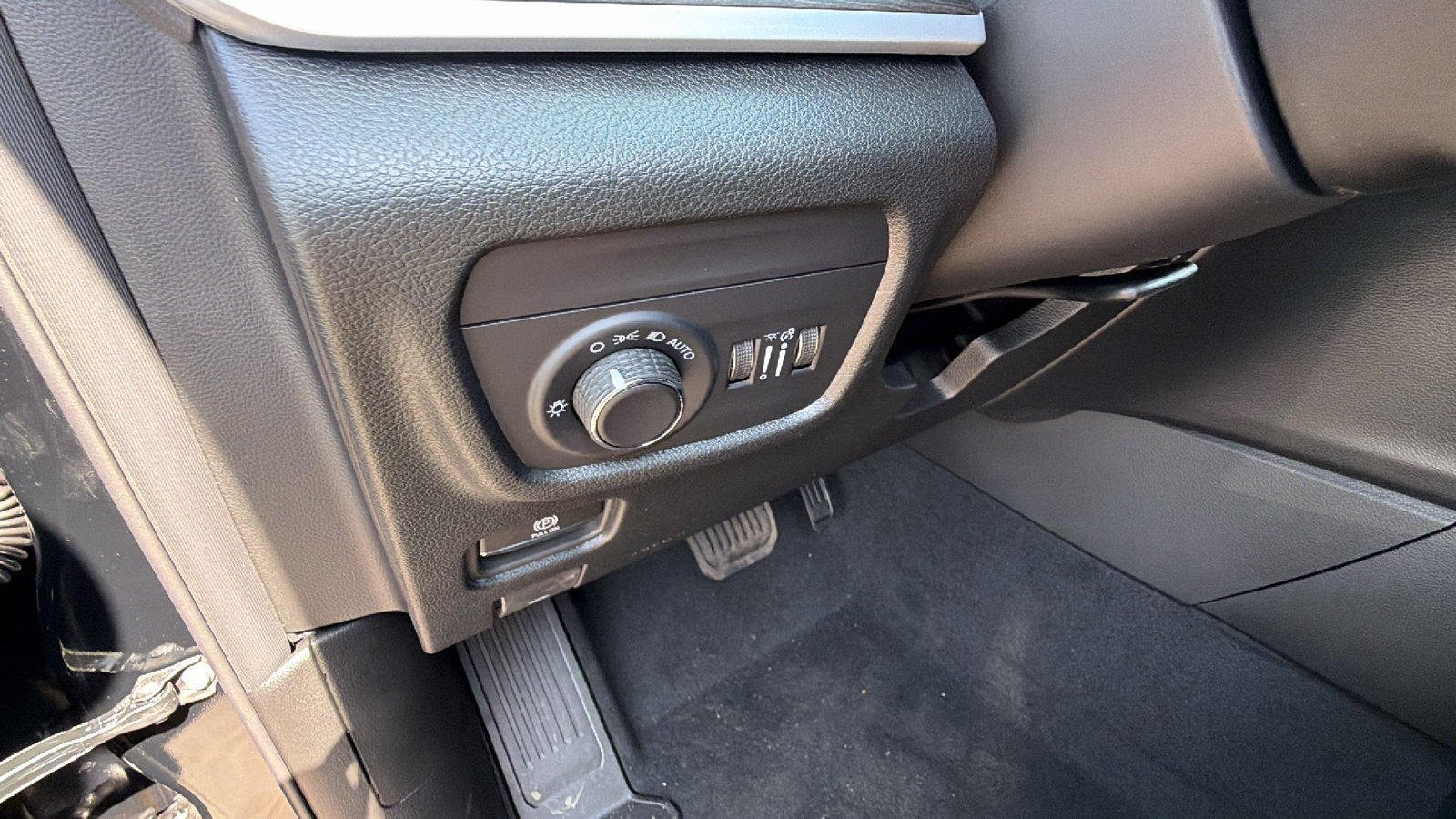 New 2026 Jeep Grand Cherokee Altitude AWD/4WD image 22