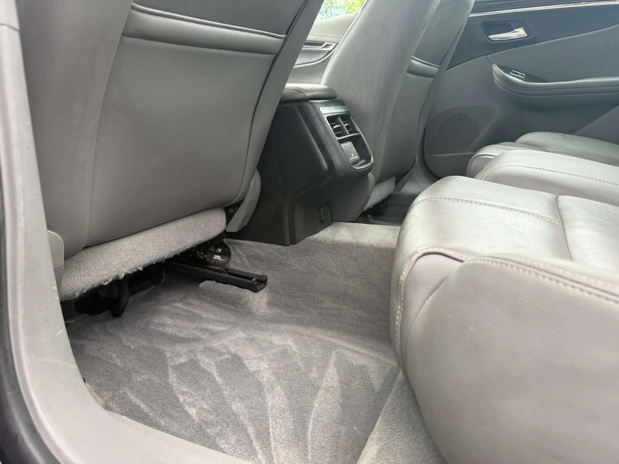 Used 2016 Chevrolet Impala LT w/ Leather Package FWD image 34