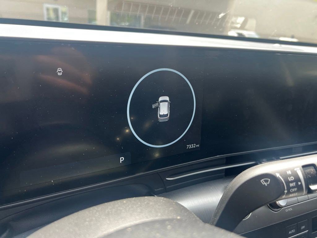 Certified 2025 Hyundai Kona Limited AWD/4WD image 8