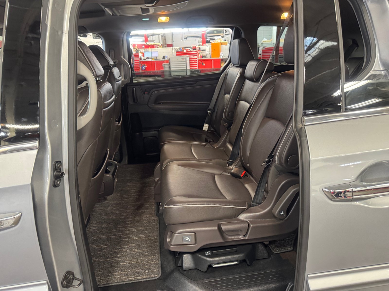 Used 2023 Honda Odyssey Elite image 17
