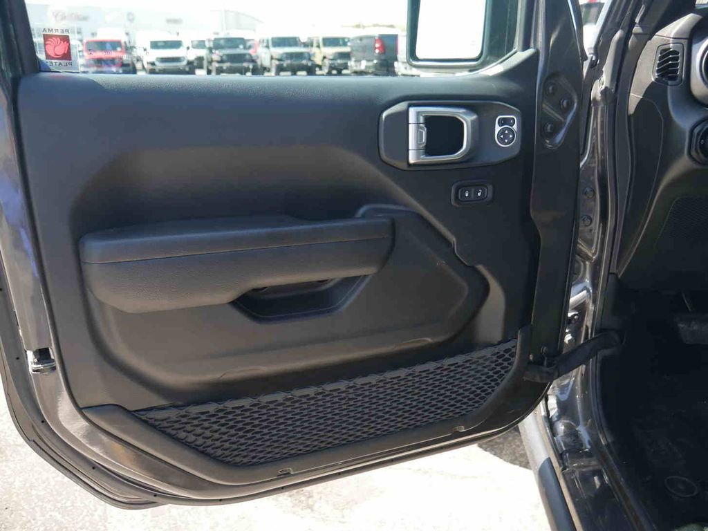 Certified 2023 Jeep Gladiator Willys image 25