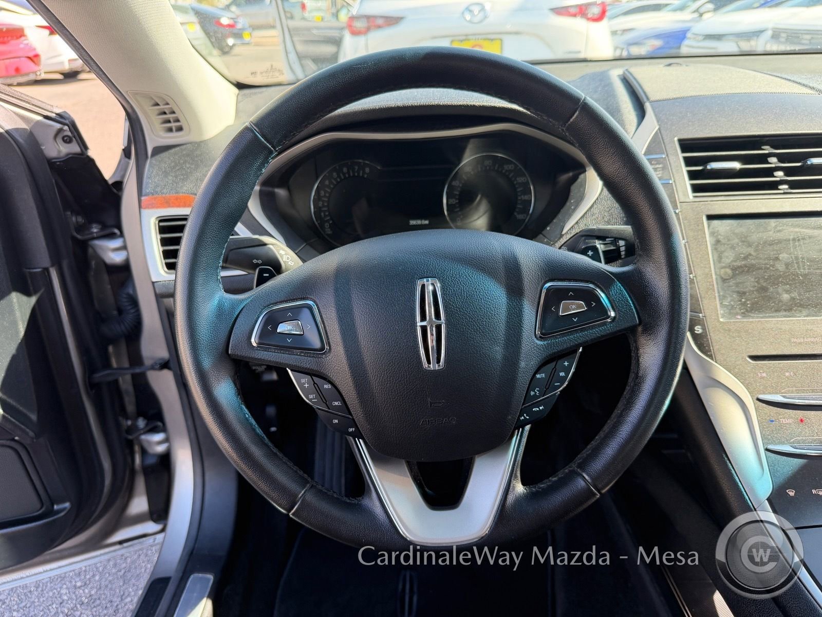 Used 2016 Lincoln MKZ image 9