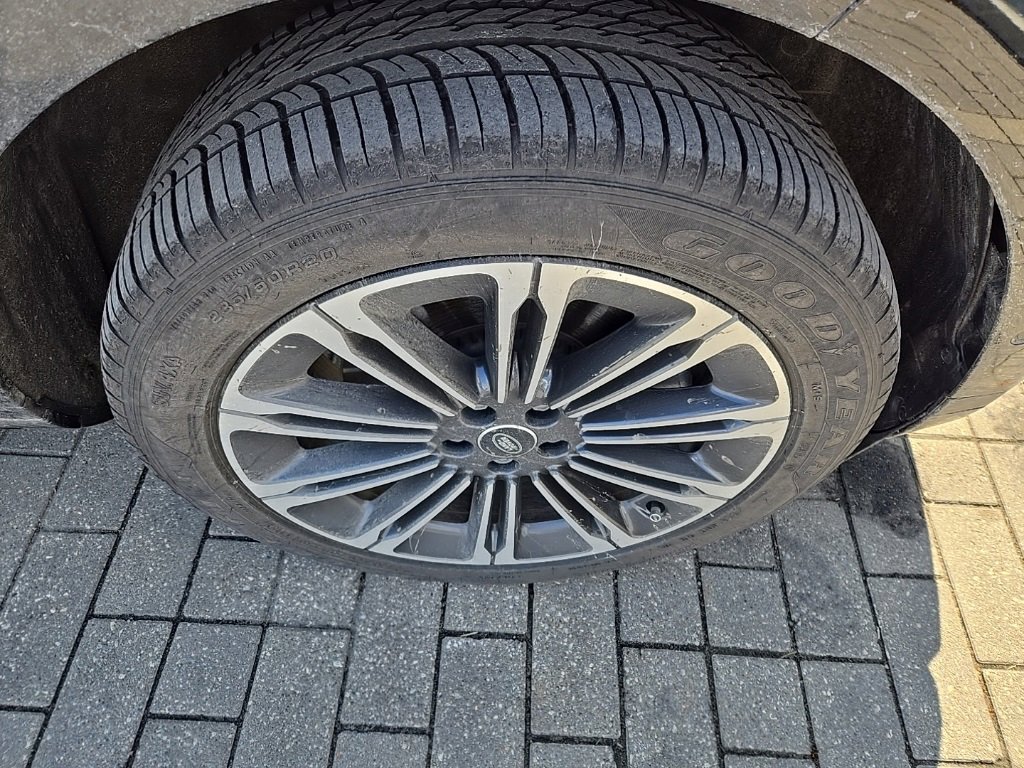 Used 2025 Land Rover Range Rover Evoque S image 10