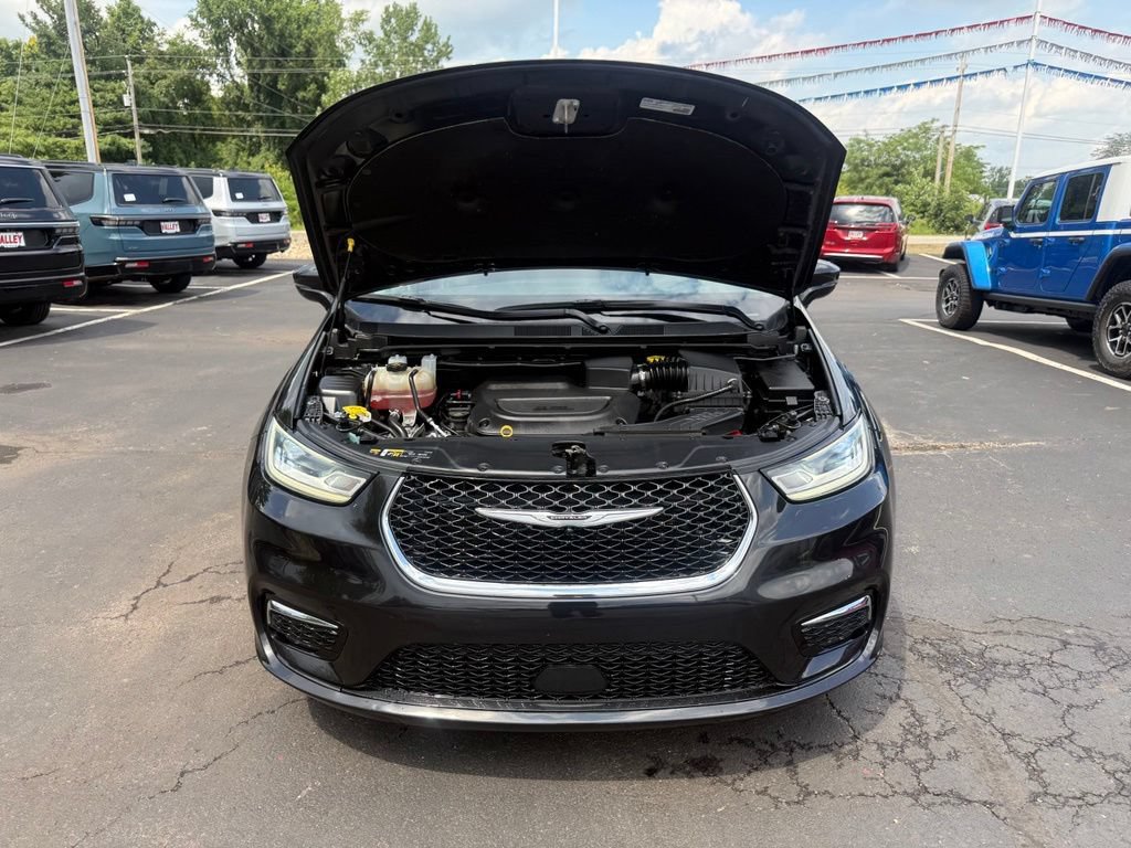 Used 2022 Chrysler Pacifica Touring-L AWD/4WD image 61