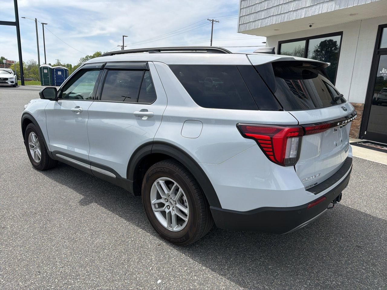 Used 2025 Ford Explorer Active w/ Active Comfort Package image 6