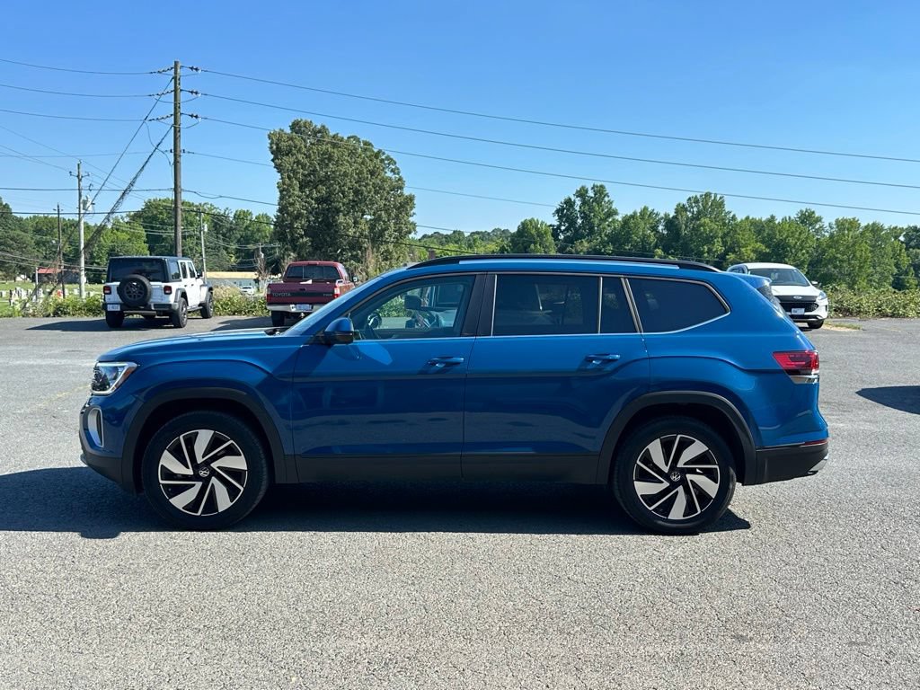 Used 2026 Volkswagen Atlas SE FWD image 2