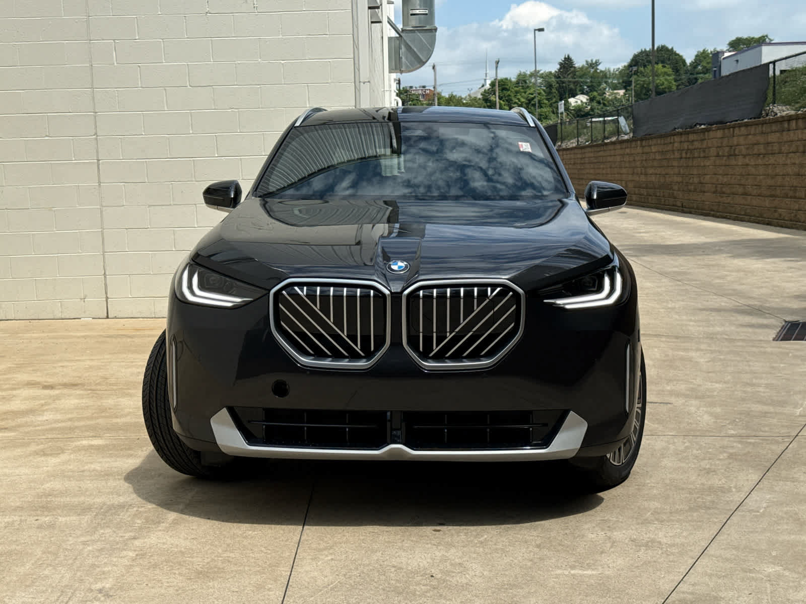 Used 2025 BMW X3 xDrive30i w/ Convenience Package AWD/4WD image 2