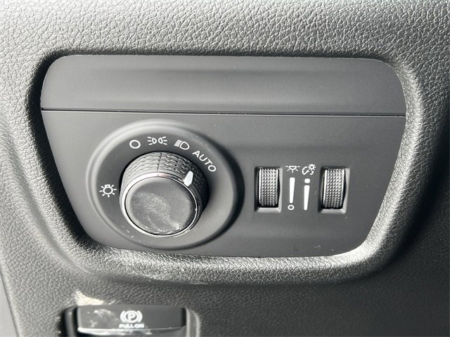 New 2026 Jeep Grand Cherokee Altitude image 15