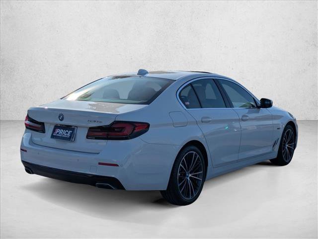 Used 2023 BMW 530e w/ Premium Package image 5