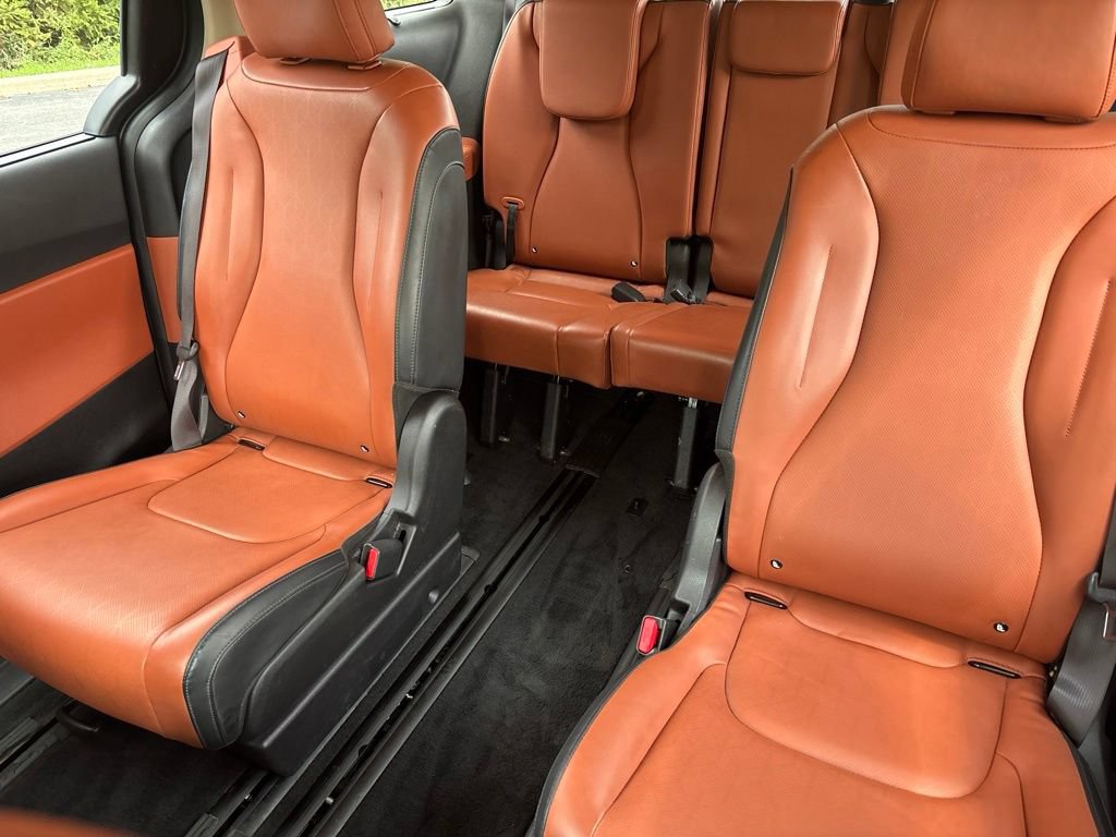 Certified 2025 Kia Carnival EX FWD image 25