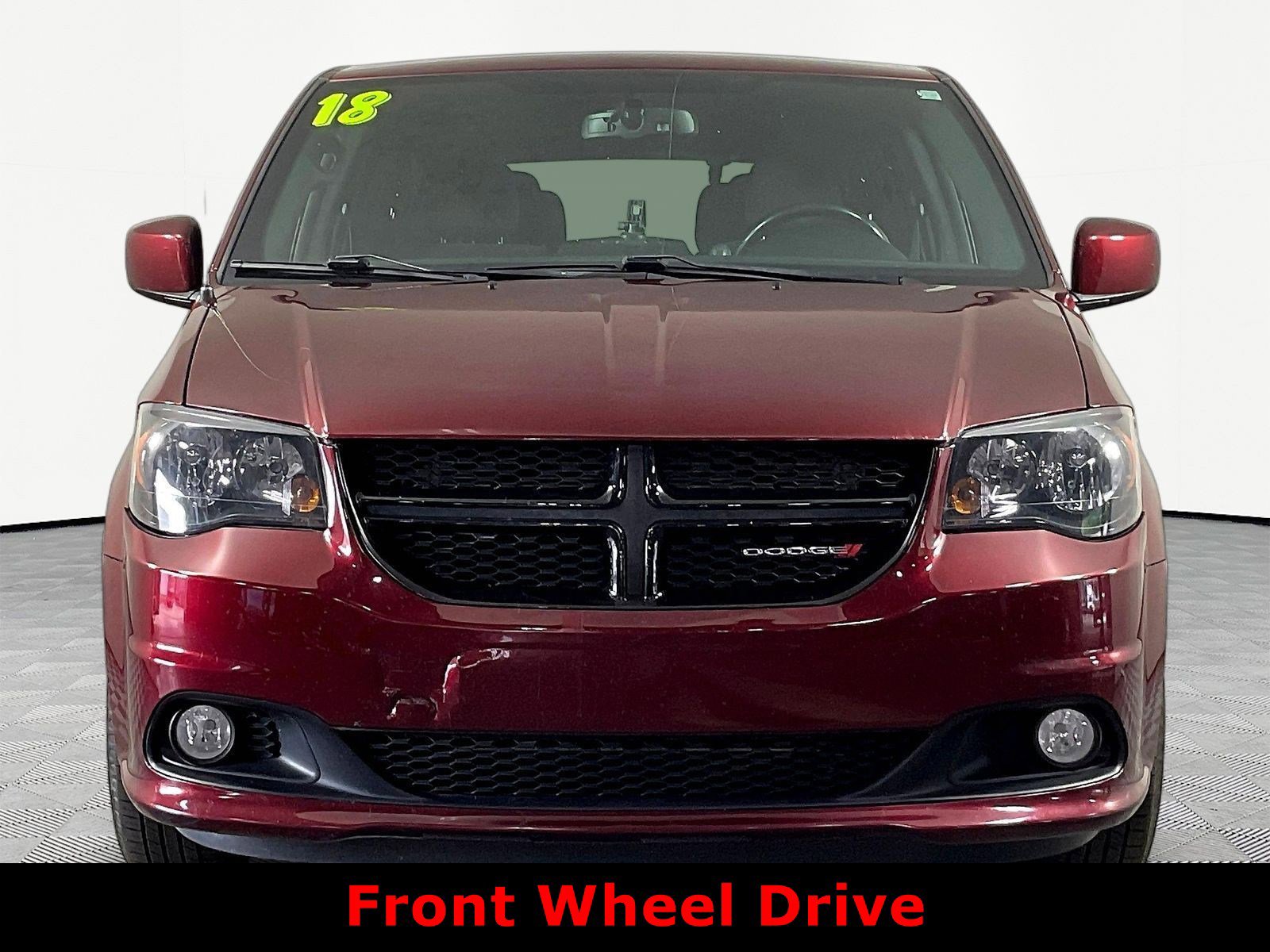 Used 2018 Dodge Grand Caravan SE FWD image 2