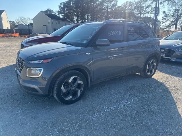 Used 2023 Hyundai Venue SEL image 4