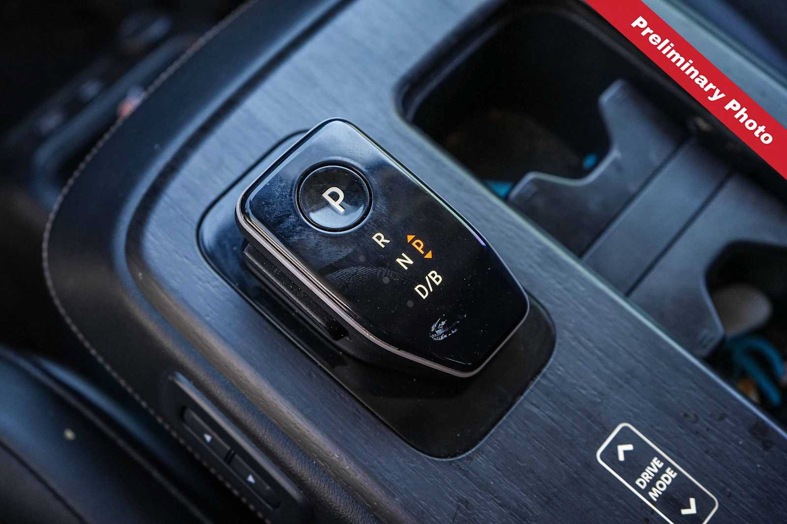 Used 2024 Nissan Ariya AWD image 16