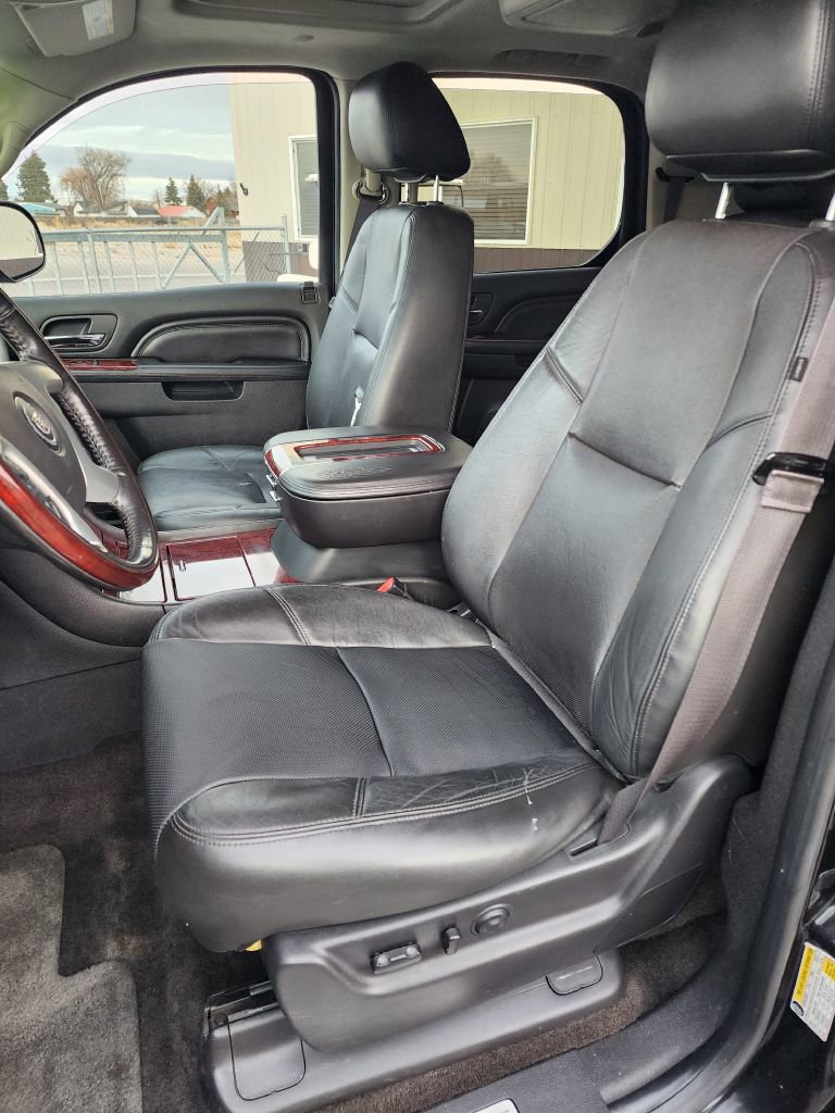 Used 2013 Cadillac Escalade Luxury image 14