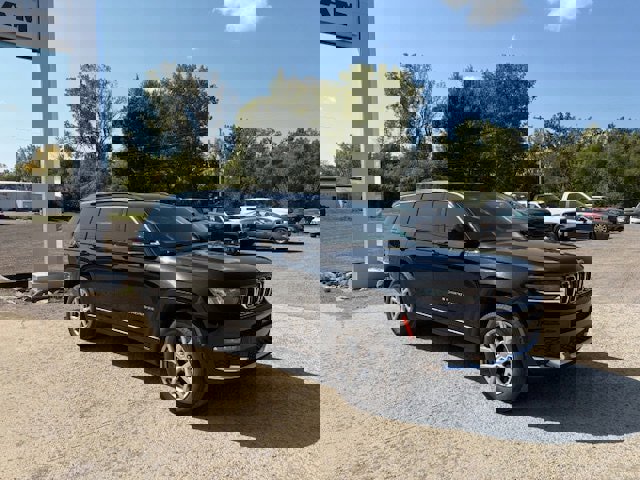 Used 2021 Jeep Grand Cherokee L Limited image 3