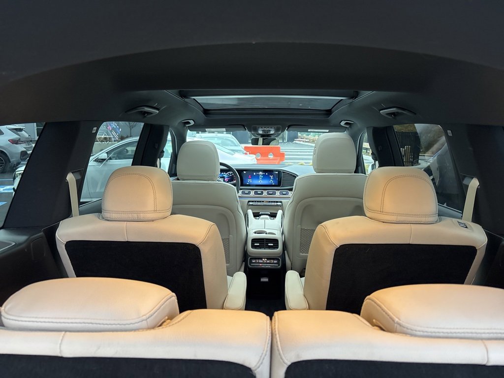 Used 2025 Mercedes-Benz GLS 450 4MATIC image 10