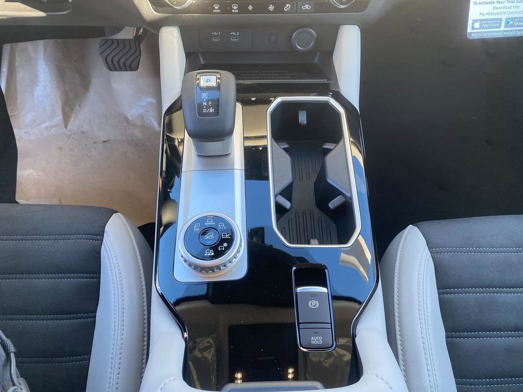 New 2026 Mitsubishi Outlander SE image 22