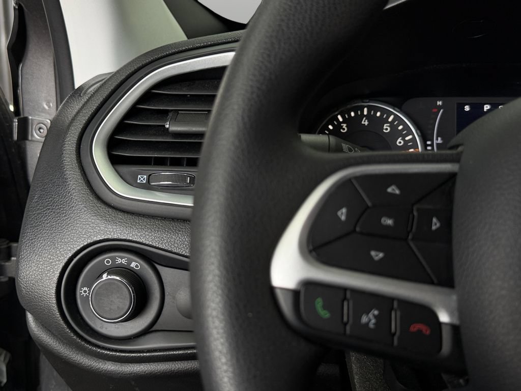 Used 2021 Jeep Renegade Sport FWD image 21