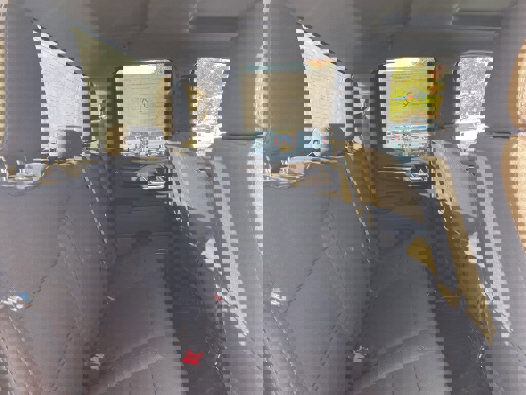 Used 2025 Chevrolet Silverado 1500 LT image 13