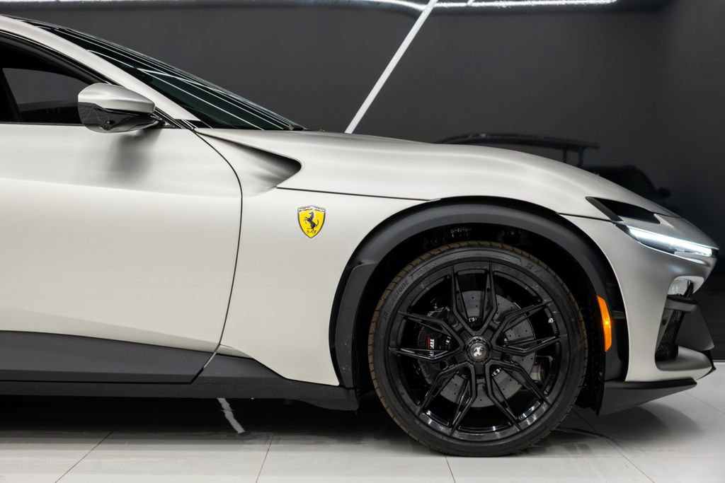 Used 2024 Ferrari Purosangue image 9