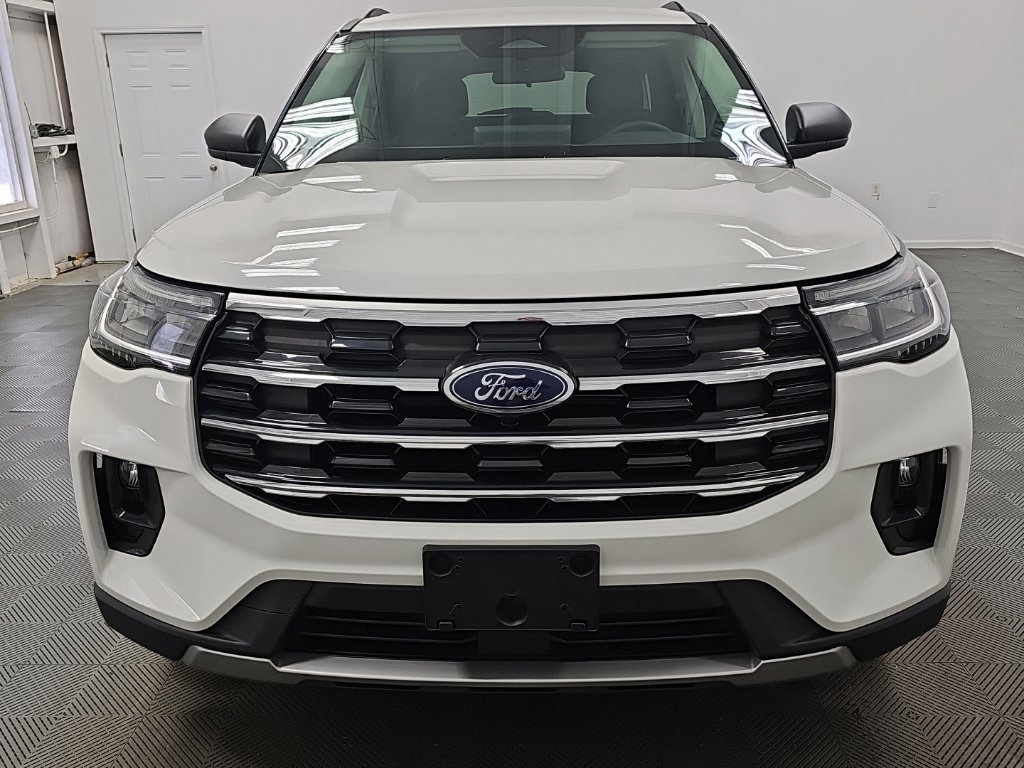 Used 2026 Ford Explorer Active w/ Active Comfort Package AWD/4WD image 4